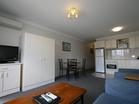 Horizons 417 / 10 Kosciuszko Road - Port Augusta Accommodation 1