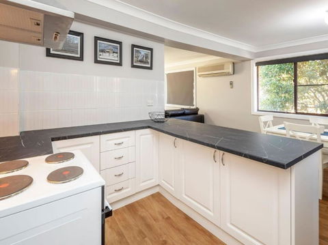 Petersdorf 1 - Port Augusta Accommodation 5