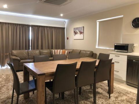 Kirwan 22 - Port Augusta Accommodation 2