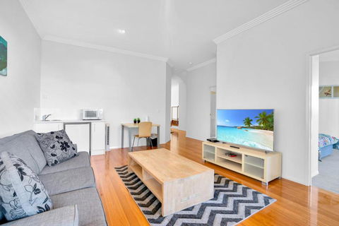 Rainbow Towers 2 Rainbow Beach High On The Hill Panoramic Views Wi Fi - Port Augusta Accommodation 1