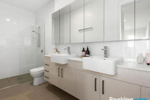 SEASIDE By THE BEACH - Port Augusta Accommodation 5