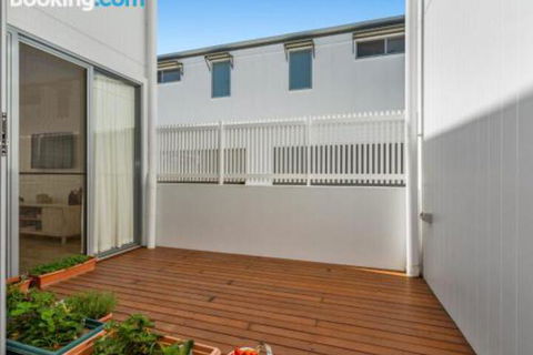 SEASIDE By THE BEACH - Port Augusta Accommodation 2
