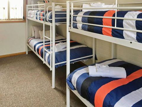 Rye 1 Sleeps 10 Great Weekender FREE WINE NETFLIX - Port Augusta Accommodation 4