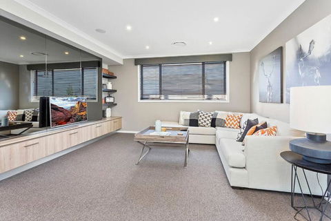 Luxury Brand New Home - Port Augusta Accommodation 4