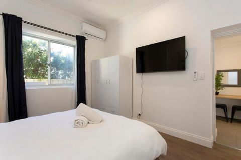 Dingo At White Gum Lodge - Port Augusta Accommodation 6