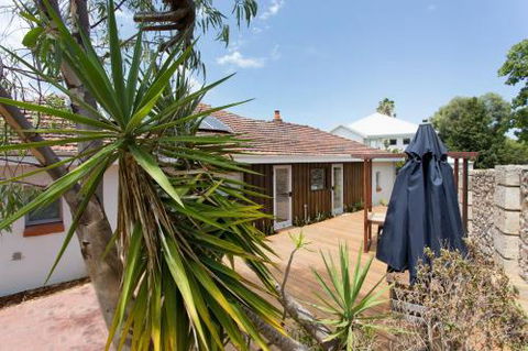 Dingo At White Gum Lodge - Port Augusta Accommodation 5