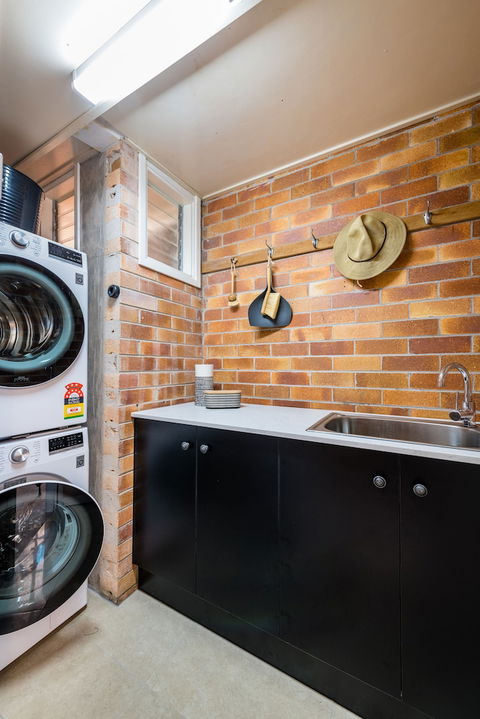 Hedge House- Luxury Space Style Location - Port Augusta Accommodation 2