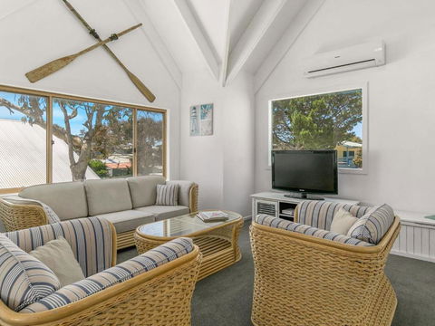 A La Plage - Port Augusta Accommodation 6