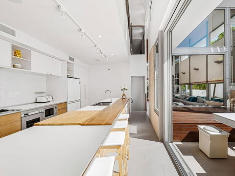Ultimate Light & Space Noosa Heads - Port Augusta Accommodation 6