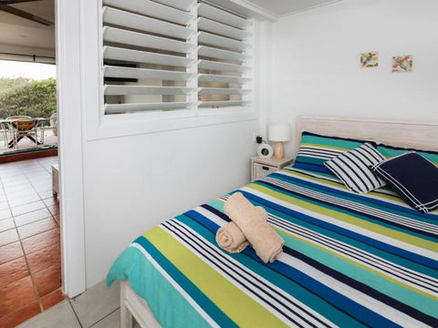 WHITE WAVES 4 ABSOLUTE BEACH FRONT STUDIO HASTINGS POINT - Port Augusta Accommodation 6