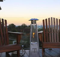 WHALE WATCH FOR FOUR Gerringong 4pm check out Sundays - Port Augusta Accommodation