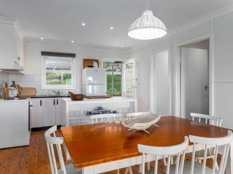 SEAWAYS Gerroa 4pm Check Out On Sunday - Port Augusta Accommodation 6