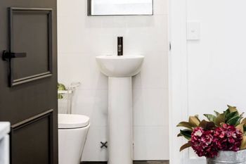 Stylish & Grand Potts Point H354 - Port Augusta Accommodation 2
