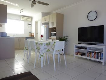 Selene Holiday Apartment AtWest Beach - Port Augusta Accommodation 1