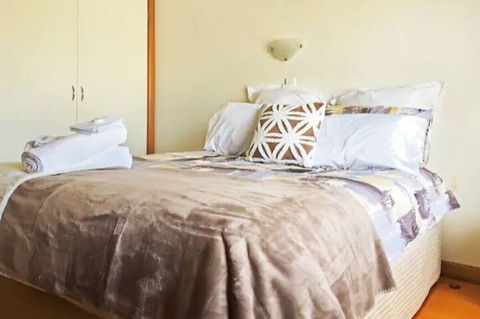 Rye Sleeps 10, Great Weekender - Port Augusta Accommodation 4