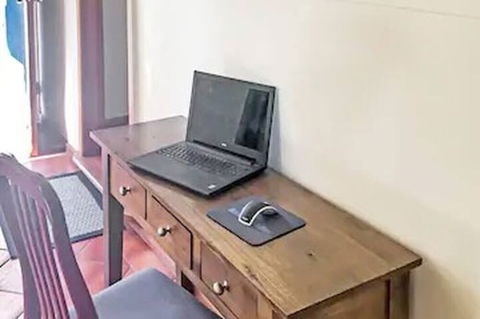 Rye Sleeps 10, Great Weekender - Port Augusta Accommodation 6
