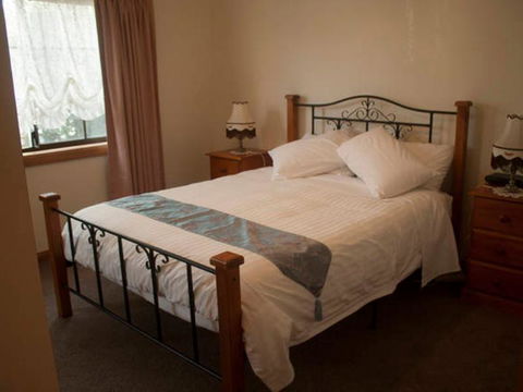 Twin Pines Cottage On Lansdowne - Port Augusta Accommodation 3