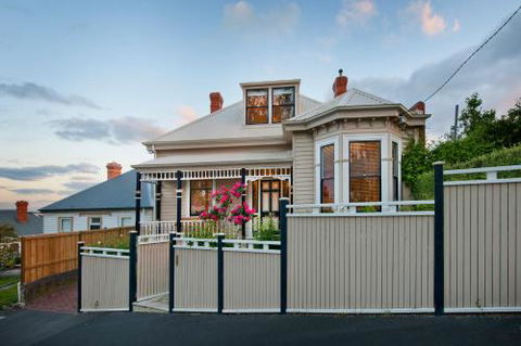 Library House - Port Augusta Accommodation 2