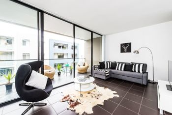 Executive Two Bed Penthouse Studio In The City - Port Augusta Accommodation 0