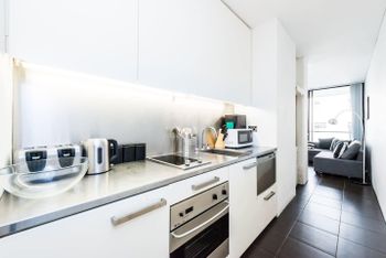 Executive Two Bed Penthouse Studio In The City - Port Augusta Accommodation 4