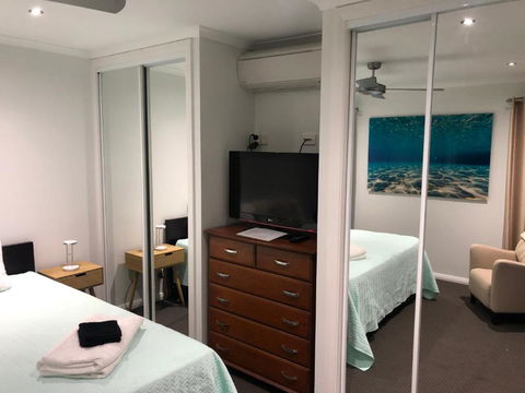 Beach & Bay Holiday House - Port Augusta Accommodation 6