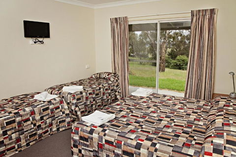 BATHURST GOLDFIELDS MOTEL On MOUNT PANORAMA - Port Augusta Accommodation 5