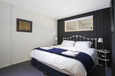 Feathertop Views And Dorm - Port Augusta Accommodation 5