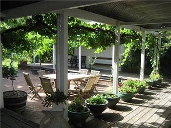 Avoca House & Cottage Accommodation - Port Augusta Accommodation 0