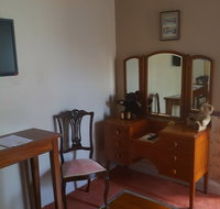 The Bears Went Over the Mountain - Port Augusta Accommodation