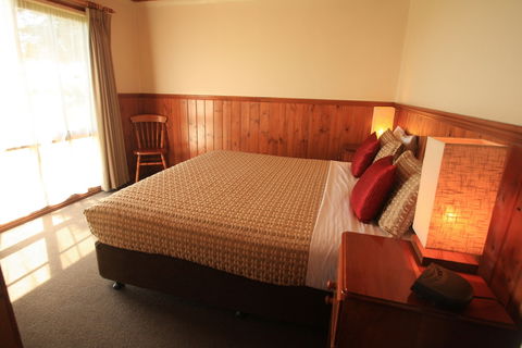 Apollo Bay Cottages - Port Augusta Accommodation 6