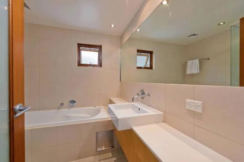Snow Stream Apartments - Port Augusta Accommodation 1