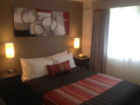 Redwood Manor Motel Apartments - Port Augusta Accommodation 5