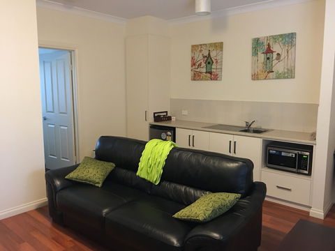 Hahndorf Oak Tree Cottages - Port Augusta Accommodation 4