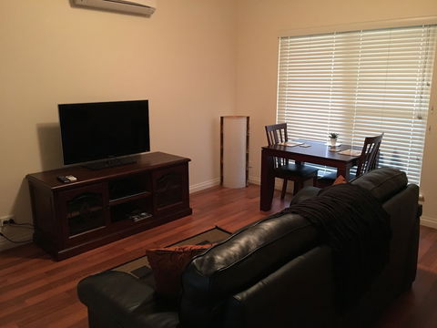 Hahndorf Oak Tree Cottages - Port Augusta Accommodation 5