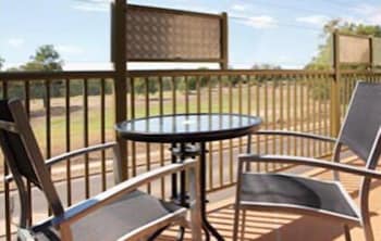 Emerald Executive Apartments - Port Augusta Accommodation 6