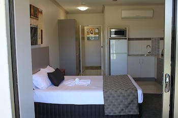Emerald Executive Apartments - Port Augusta Accommodation 3