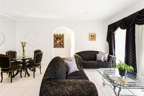 BOUTIQUE STAYS - Brighton Rose - Port Augusta Accommodation 3