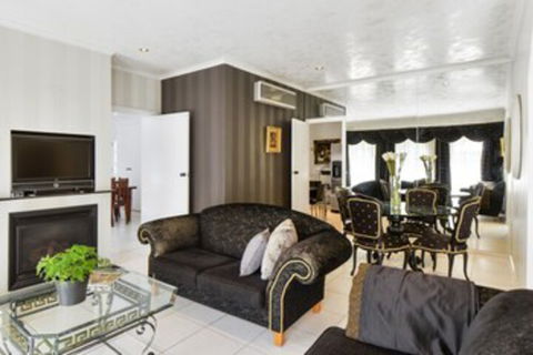 BOUTIQUE STAYS - Brighton Rose - Port Augusta Accommodation 0