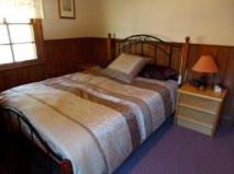 Maldon Cottage - Port Augusta Accommodation 0