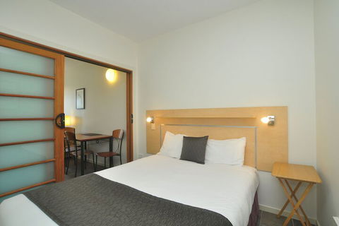 Lennox Holiday Apartments - Port Augusta Accommodation 5