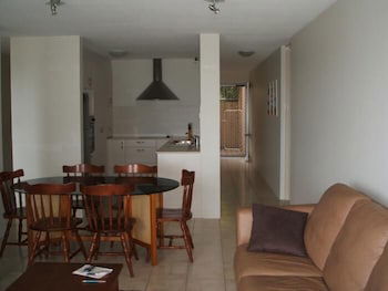King's Row Holiday Apartments - Port Augusta Accommodation 2