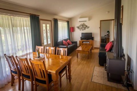 Cottages On Lovedale - Port Augusta Accommodation 7