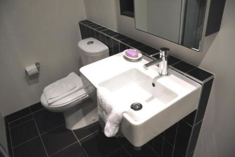 Astra Collins St. Docklands - Port Augusta Accommodation 3