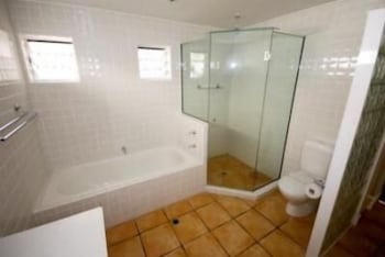 Sandcastles On The Beach Bargara - Port Augusta Accommodation 4
