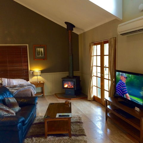 Maleny Luxury Cottages - Port Augusta Accommodation 6