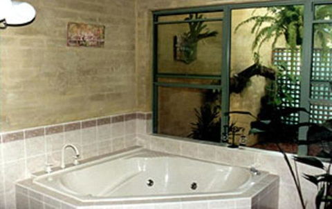 Smoky Cape Retreat - Port Augusta Accommodation 1