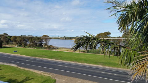Ultimate Holiday Apartments - Port Augusta Accommodation 3