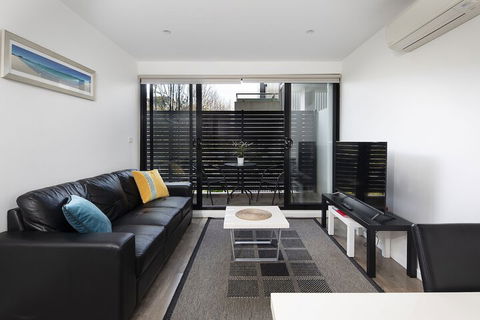 RNR Serviced Apartments North Melbourne - Port Augusta Accommodation 3