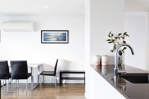 RNR Serviced Apartments North Melbourne - Port Augusta Accommodation 4