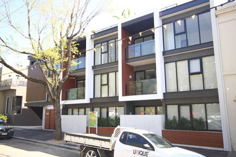 RNR Serviced Apartments North Melbourne - Port Augusta Accommodation 1